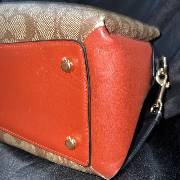 Coach 91016 Lily Carry All color block signature canvas woman’s handbag - Picture 5 of 8